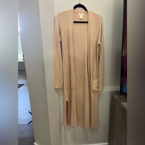 Brand new women’s cardigan, dosent have tag but never worn.